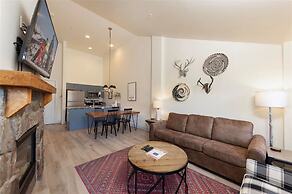 Full Renovated 1br -walk To Gondola & Kids Ski Free 1 Bedroom Condo by