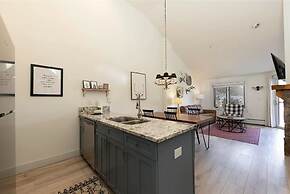 Full Renovated 1br -walk To Gondola & Kids Ski Free 1 Bedroom Condo by