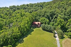 Mystical Creek Pool Lodge #600