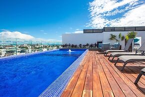 Amazing 2BR Condo w/ Pool+views!! Dream Location!!