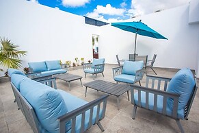 Amazing 2BR Condo w/ Pool+views!! Dream Location!!