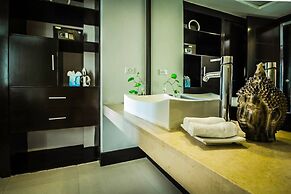 Beachfront Condo by Mamitas Beach