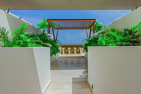 Brand New 1br, AC, Beach, Rooftop Pool