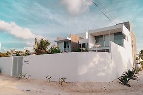 Breathtaking Beach Villa, Feel the Inviting Vibe!