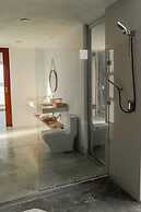 Breathtaking Beach Villa, Feel the Inviting Vibe!