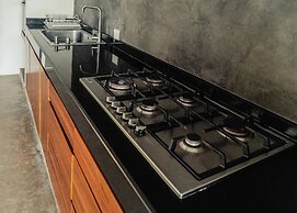 Breathtaking Beach Villa, Feel the Inviting Vibe!