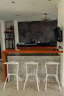 Breathtaking Beach Villa, Feel the Inviting Vibe!