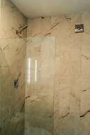 Breathtaking Beach Villa, Feel the Inviting Vibe!