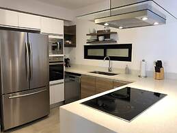 3-br Condo, Partial Ocean View, 2blocks From Ocean