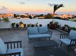 3-br Condo, Partial Ocean View, 2blocks From Ocean