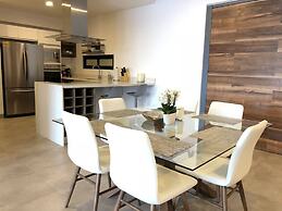 3-br Condo, Partial Ocean View, 2blocks From Ocean