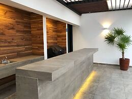 3-br Condo, Partial Ocean View, 2blocks From Ocean