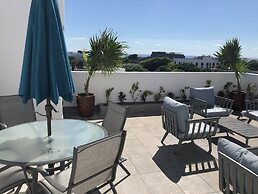 3-br Condo, Partial Ocean View, 2blocks From Ocean