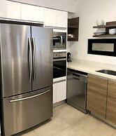 3-br Condo, Partial Ocean View, 2blocks From Ocean