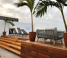 3-br Condo, Partial Ocean View, 2blocks From Ocean