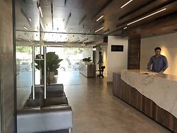 3-br Condo, Partial Ocean View, 2blocks From Ocean