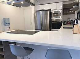 3-br Condo, Partial Ocean View, 2blocks From Ocean