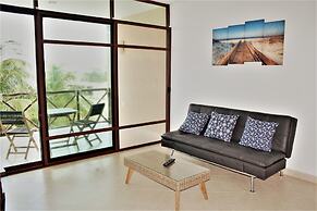 Brand NEW Condo for 6, 1 Block From the Beach, AC!