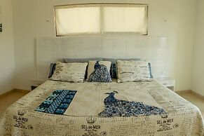 Brand NEW Condo for 6, 1 Block From the Beach, AC!