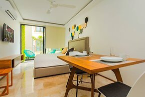 Amazing Studio, Best Location, AC, Beach!