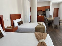 La Lola Hotel & Suites