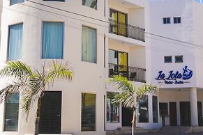 La Lola Hotel & Suites
