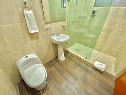 La Lola Hotel & Suites