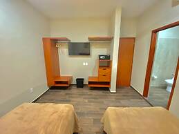 La Lola Hotel & Suites