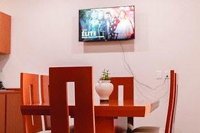 La Lola Hotel & Suites