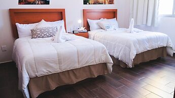 La Lola Hotel & Suites