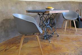 Caliu Earthship Ecolodge