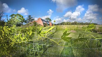 Caliu Earthship Ecolodge
