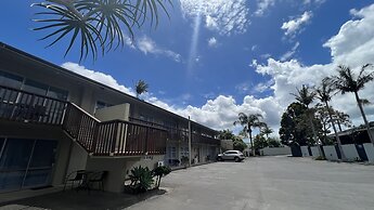 Aaron Court Motel
