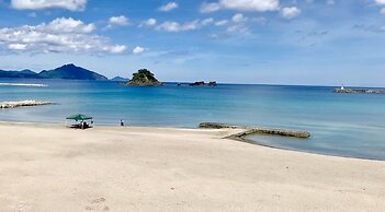 Beach Side Village Familiar - Hostel