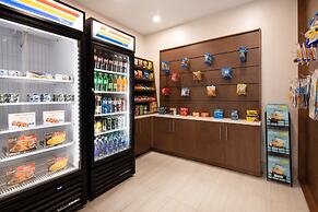 Holiday Inn Express & Suites Ft Myers Beach-Sanibel Gateway by IHG