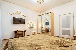 SivakApart on Suvorovskiy 9