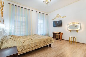 SivakApart on Suvorovskiy 9