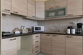 Thresh Apartments Airport by Airstay