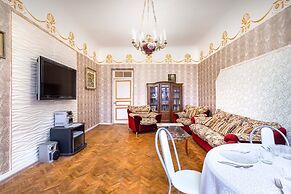 SivakApart on Nevskiy 72