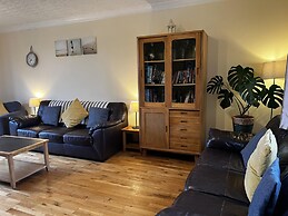 4 Bedroom Detached Farmhouse Mountain Views