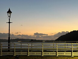 4 Bedroom Detached Farmhouse Mountain Views