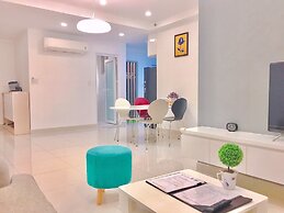 Modern Apartment in Scenic Valley Phu My Hung D7