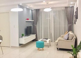 Modern Apartment in Scenic Valley Phu My Hung D7