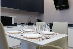 Deluxe Azbuka apartment in Gostiny Dvor