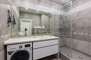 Deluxe Azbuka apartment in Gostiny Dvor