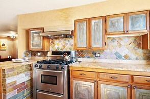 Casa Carmen Zia - Comfortable East Side Elegance - NEW Listing