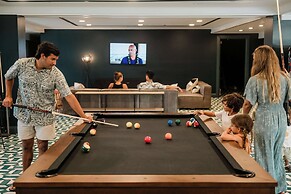 OUTRIGGER Kona Resort and Spa