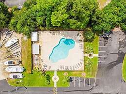 Bayview 82 2 Bedroom Condo by RedAwning