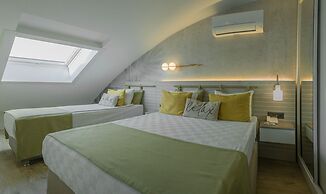 Side Square Hotel
