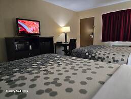 Econo Lodge Inn & Suites